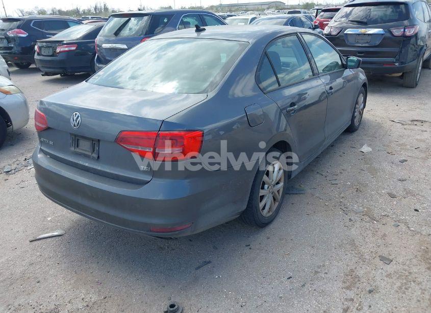 Photo 4 of 2015 Volkswagen Jetta 1.8T SE (VIN 3VWD17AJ1FM241454)