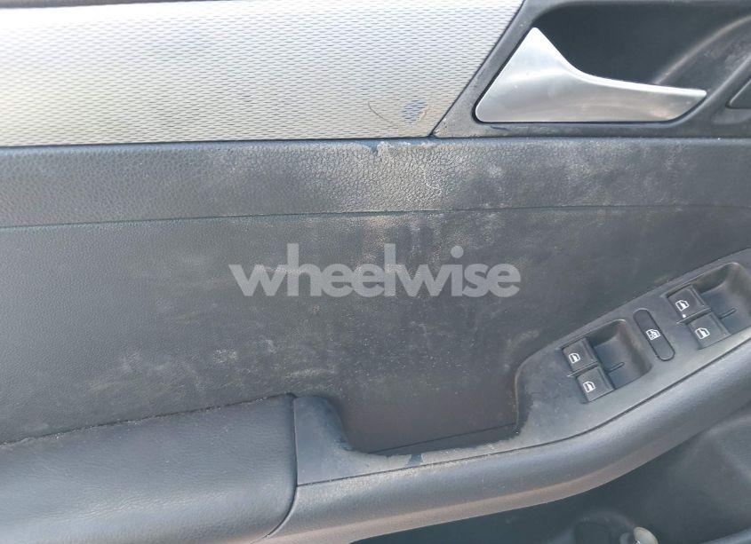 Photo 6 of 2015 Volkswagen Jetta 1.8T SE (VIN 3VWD17AJ1FM241454)