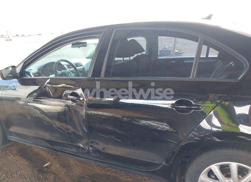 Photo 14 of 2015 Volkswagen Jetta 1.8T SE (VIN 3VWD17AJ1FM256763)