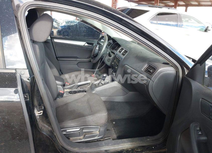 Photo 5 of 2015 Volkswagen Jetta 1.8T SE (VIN 3VWD17AJ1FM256763)