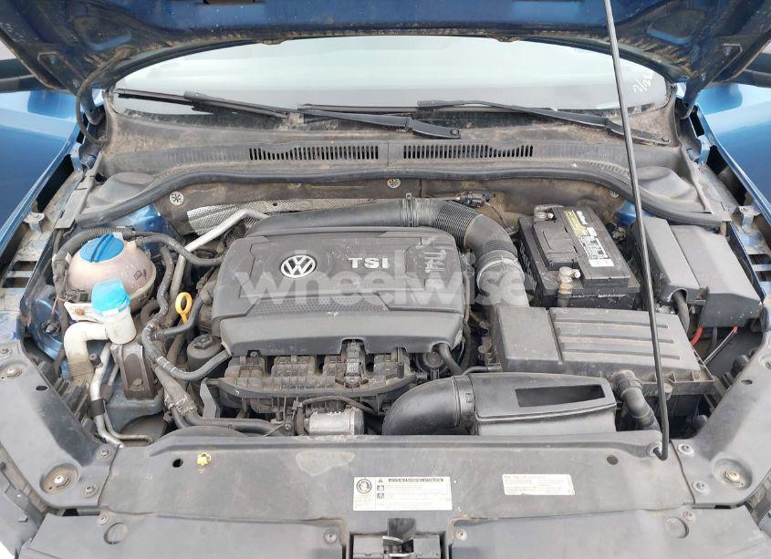 Photo 10 of 2015 Volkswagen Jetta 1.8T SE (VIN 3VWD17AJ1FM266774)