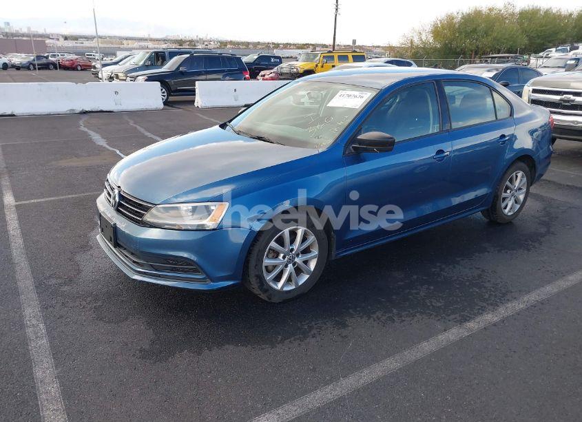 Photo 2 of 2015 Volkswagen Jetta 1.8T SE (VIN 3VWD17AJ1FM266774)