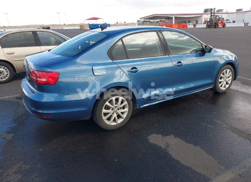 Photo 4 of 2015 Volkswagen Jetta 1.8T SE (VIN 3VWD17AJ1FM266774)