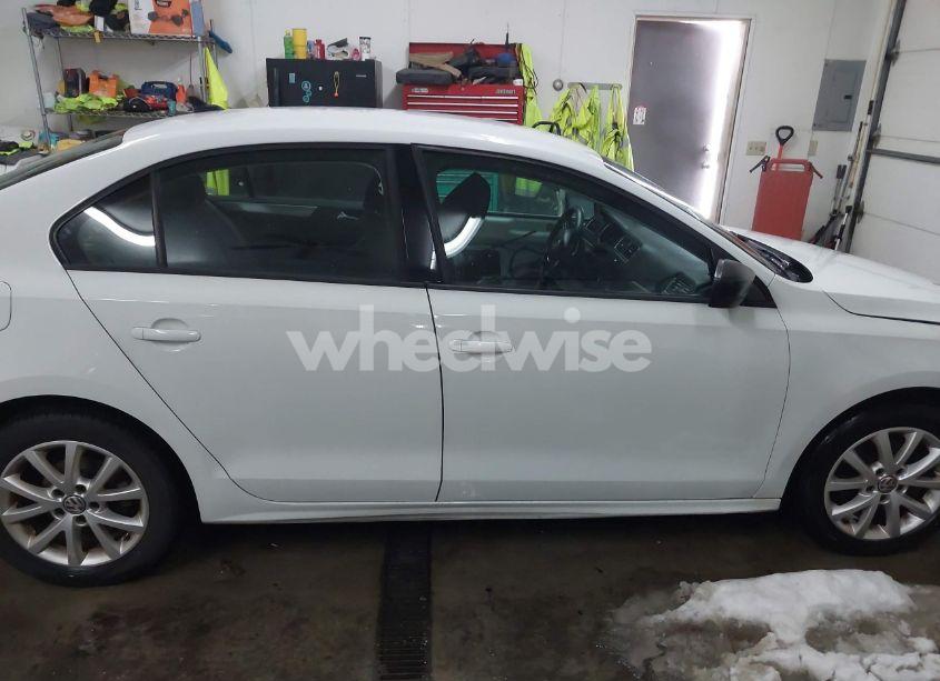 Photo 14 of 2015 Volkswagen Jetta 1.8T SE (VIN 3VWD17AJ1FM402112)