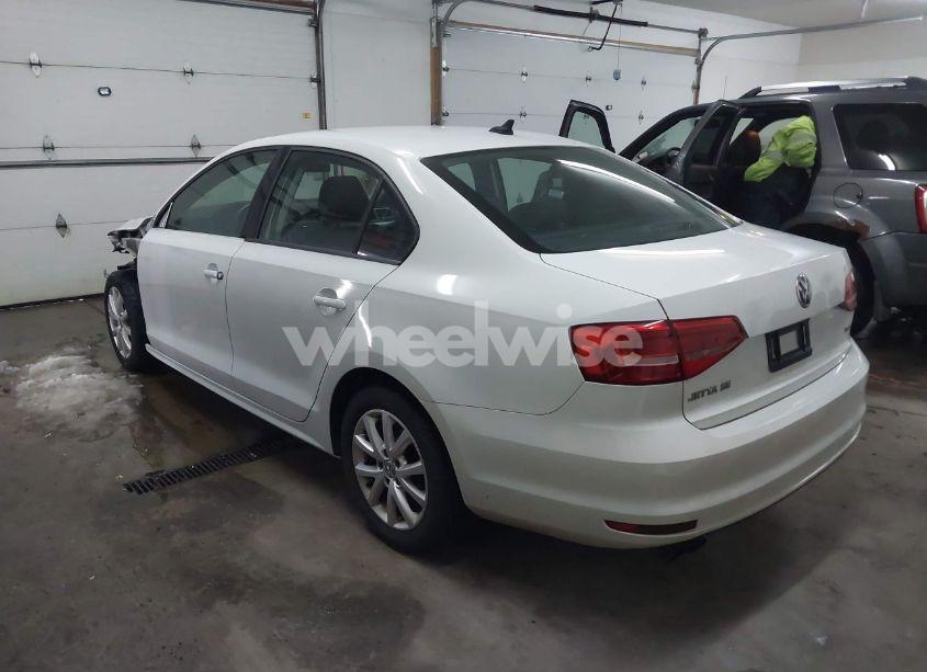 Photo 3 of 2015 Volkswagen Jetta 1.8T SE (VIN 3VWD17AJ1FM402112)