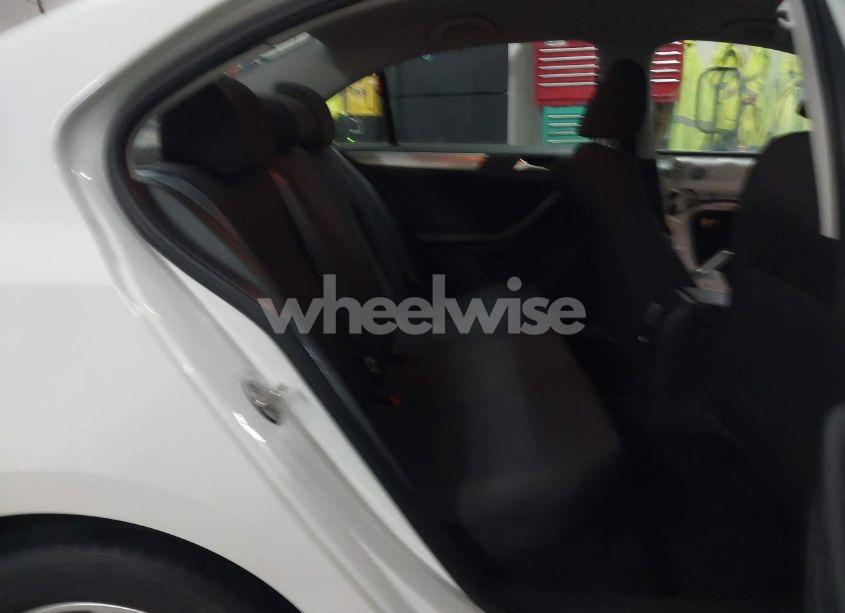 Photo 8 of 2015 Volkswagen Jetta 1.8T SE (VIN 3VWD17AJ1FM402112)