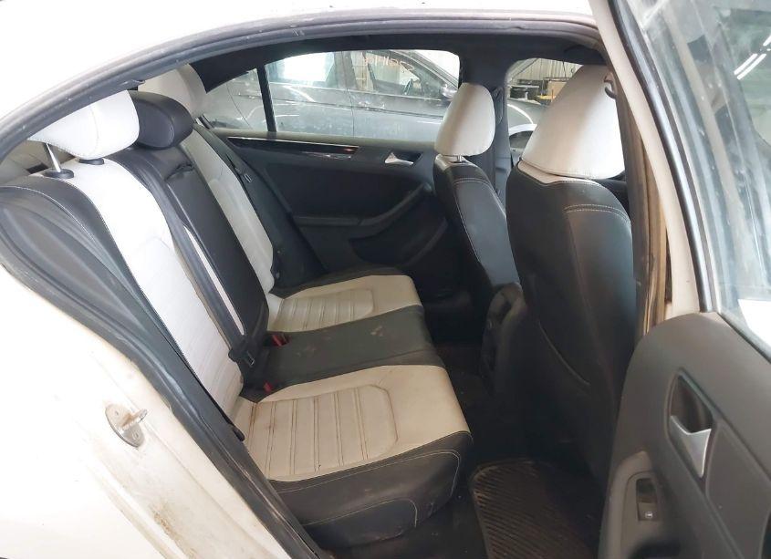 Photo 8 of 2015 Volkswagen Jetta 1.8T SPORT (VIN 3VWD17AJ1FM405818)