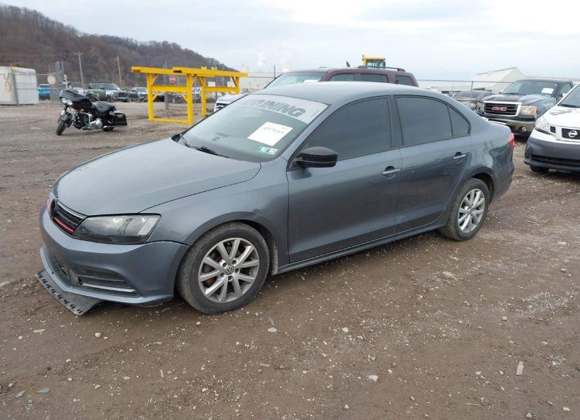 Photo 2 of 2015 Volkswagen Jetta 1.8T SE (VIN 3VWD17AJ1FM413384)