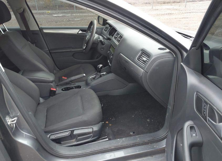 Photo 5 of 2015 Volkswagen Jetta 1.8T SE (VIN 3VWD17AJ1FM413384)