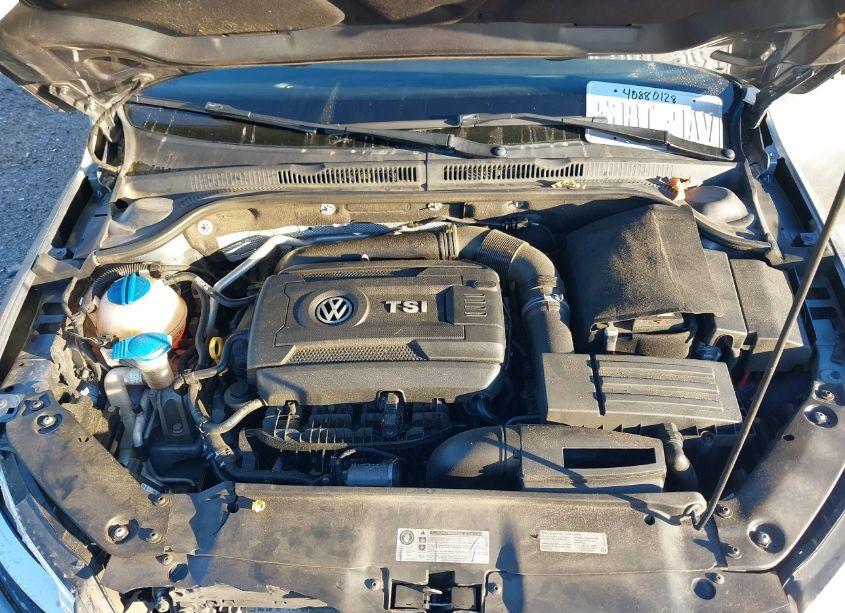 Photo 10 of 2015 Volkswagen Jetta 1.8T SPORT (VIN 3VWD17AJ1FM425373)