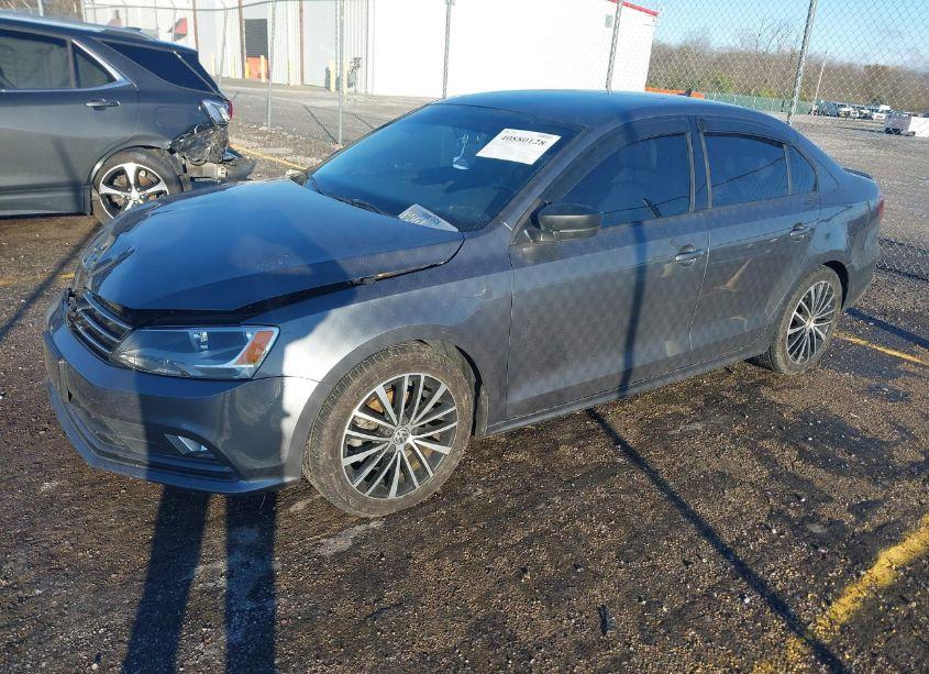 Photo 2 of 2015 Volkswagen Jetta 1.8T SPORT (VIN 3VWD17AJ1FM425373)