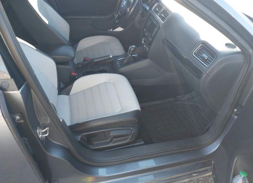Photo 5 of 2015 Volkswagen Jetta 1.8T SPORT (VIN 3VWD17AJ1FM425373)