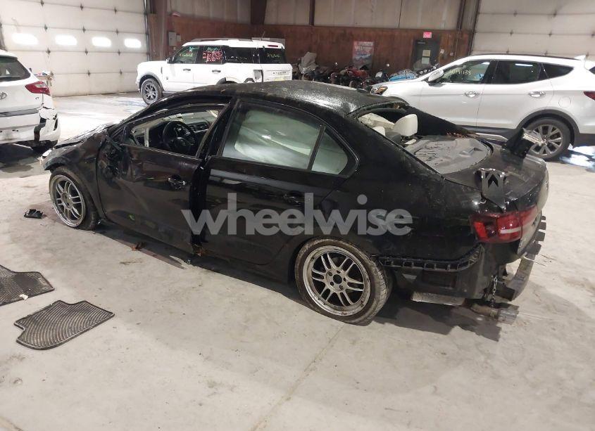 Photo 3 of 2016 Volkswagen Jetta 1.8T SPORT (VIN 3VWD17AJ1GM233324)