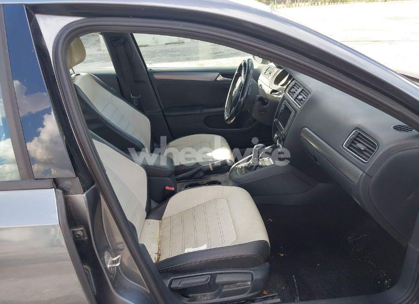 Photo 5 of 2016 Volkswagen Jetta 1.8T SPORT (VIN 3VWD17AJ1GM346979)