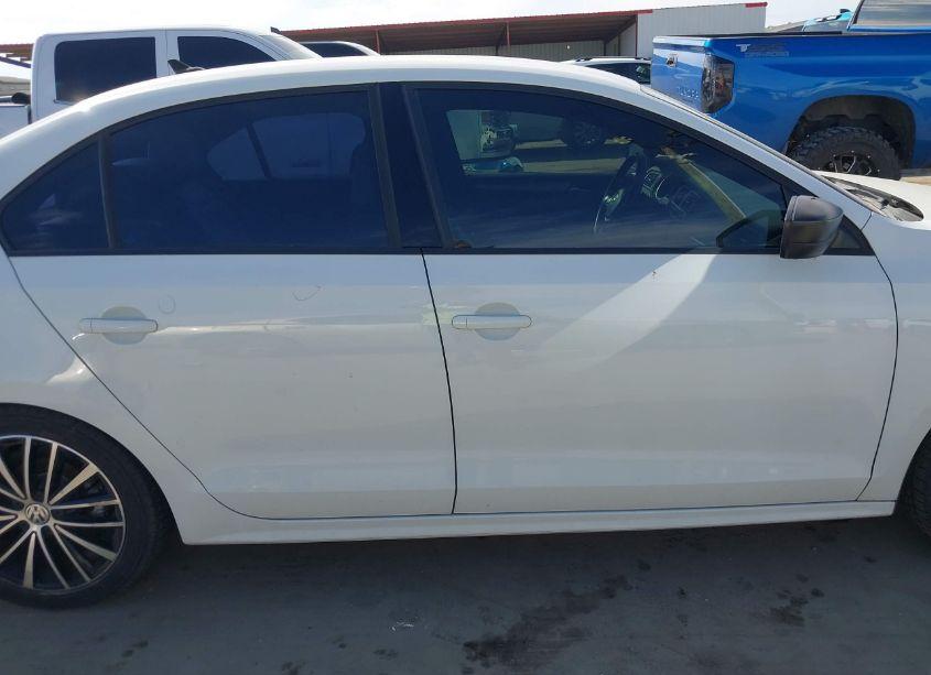 Photo 13 of 2016 Volkswagen Jetta 1.8T SPORT (VIN 3VWD17AJ1GM351986)