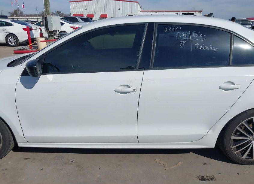 Photo 14 of 2016 Volkswagen Jetta 1.8T SPORT (VIN 3VWD17AJ1GM351986)