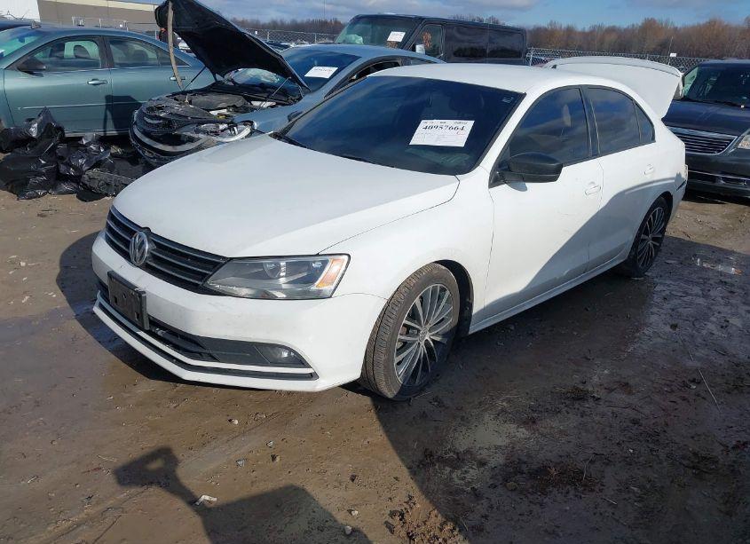 Photo 2 of 2016 Volkswagen Jetta 1.8T SPORT (VIN 3VWD17AJ1GM388116)