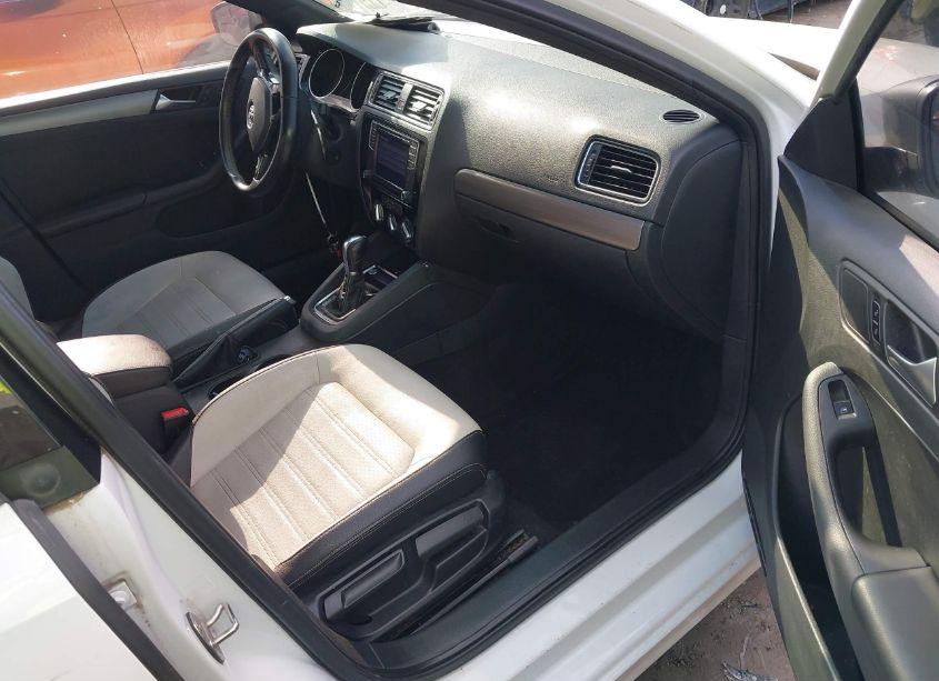 Photo 5 of 2016 Volkswagen Jetta 1.8T SPORT (VIN 3VWD17AJ1GM388116)