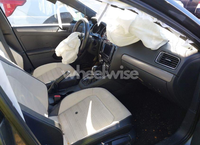 Photo 5 of 2017 Volkswagen Jetta 1.8T SPORT (VIN 3VWD17AJ1HM310968)