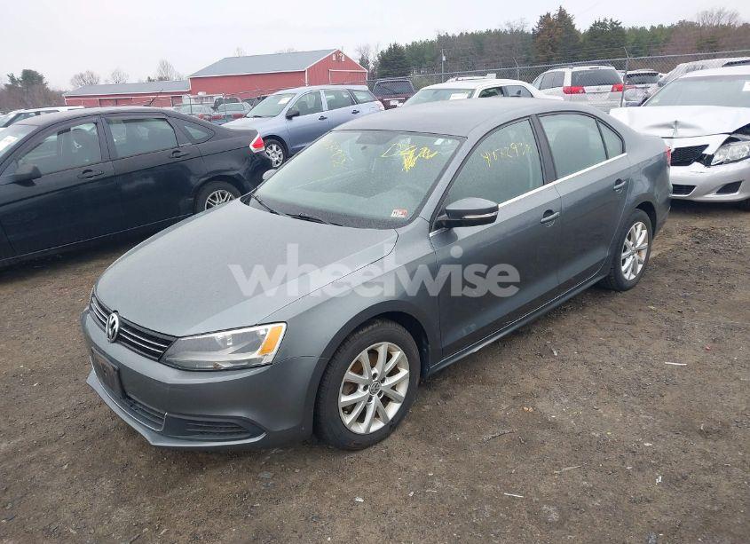 Photo 2 of 2014 Volkswagen Jetta 1.8T SE (VIN 3VWD17AJ2EM217534)