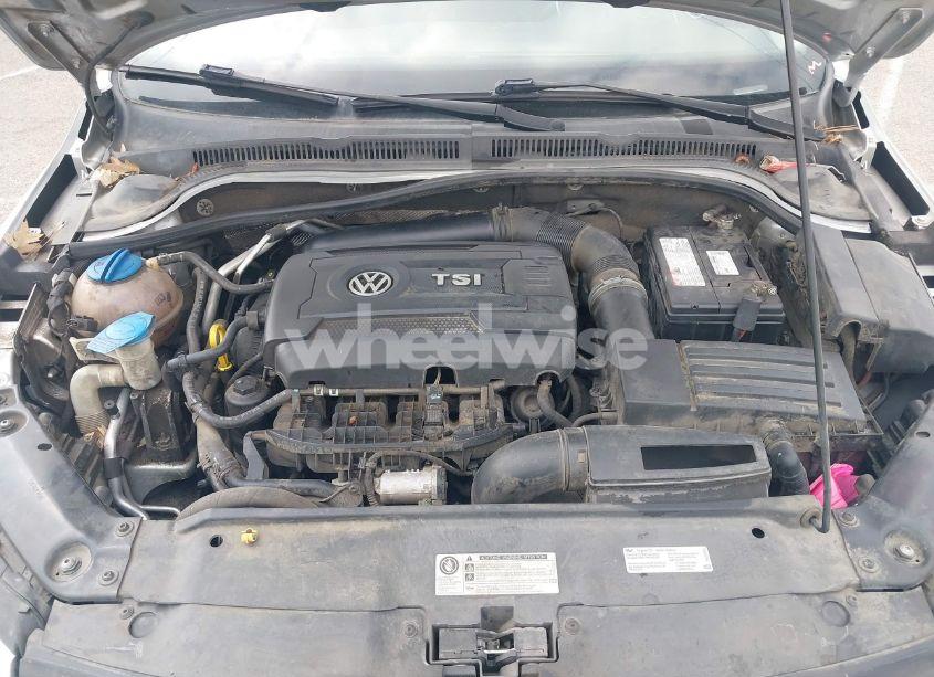 Photo 10 of 2014 Volkswagen Jetta 1.8T SE (VIN 3VWD17AJ2EM226153)