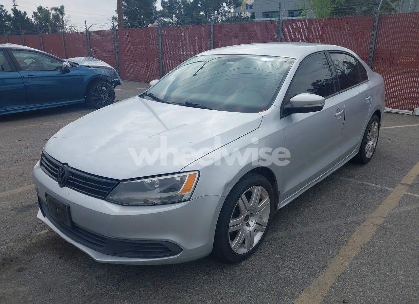 Photo 2 of 2014 Volkswagen Jetta 1.8T SE (VIN 3VWD17AJ2EM226153)
