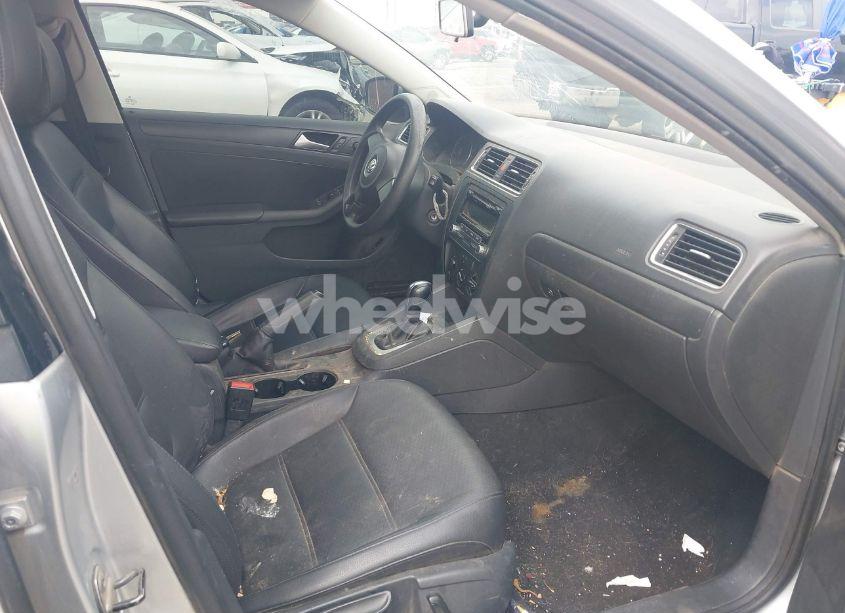 Photo 5 of 2014 Volkswagen Jetta 1.8T SE (VIN 3VWD17AJ2EM226153)