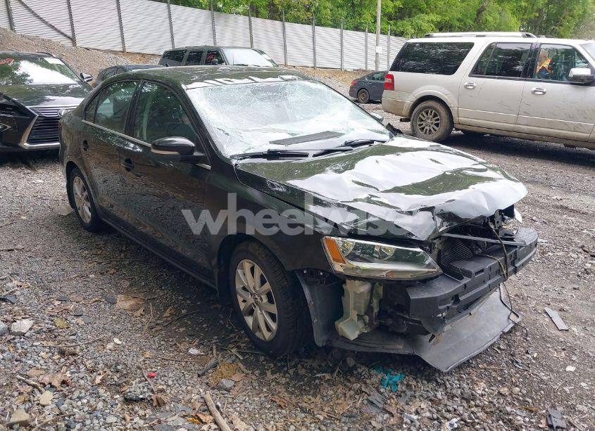 2014 Volkswagen Jetta 1.8T SE (VIN 3VWD17AJ2EM273523) main photo