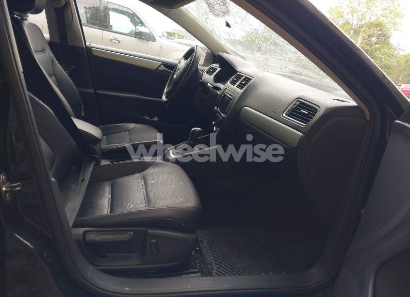 Photo 5 of 2014 Volkswagen Jetta 1.8T SE (VIN 3VWD17AJ2EM273523)