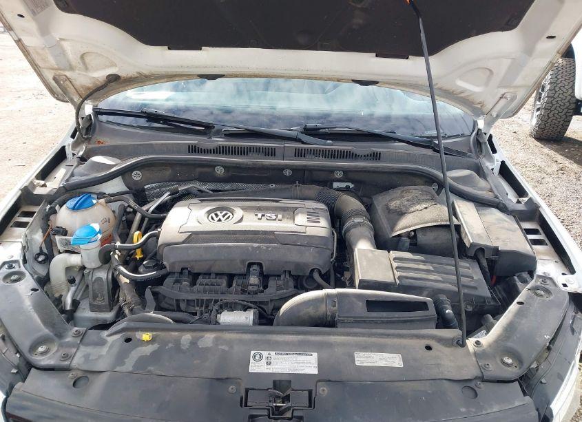 Photo 10 of 2014 Volkswagen Jetta 1.8T SE (VIN 3VWD17AJ2EM326933)