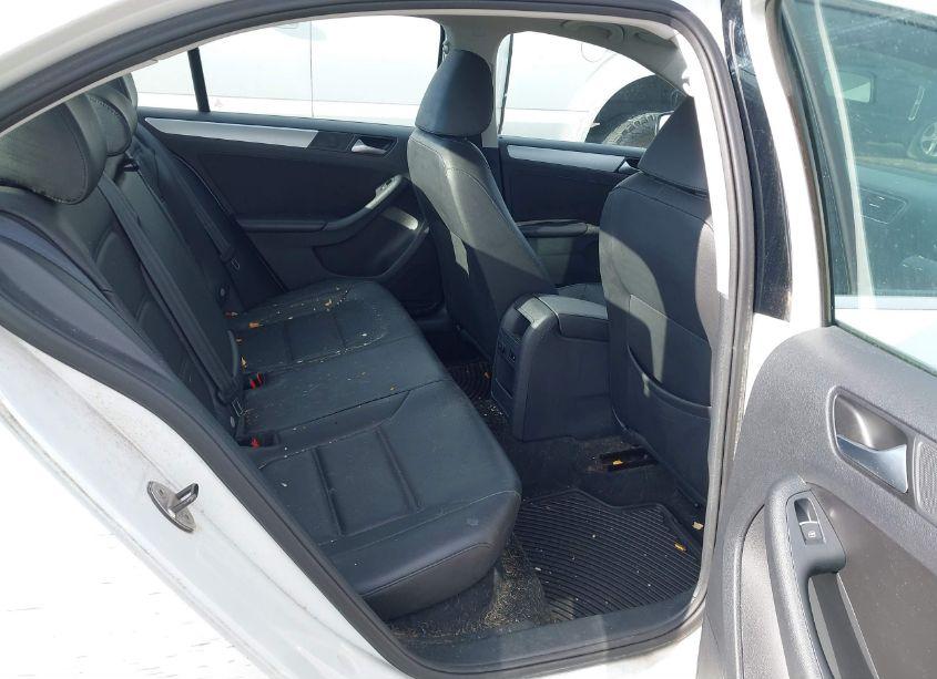 Photo 8 of 2014 Volkswagen Jetta 1.8T SE (VIN 3VWD17AJ2EM326933)