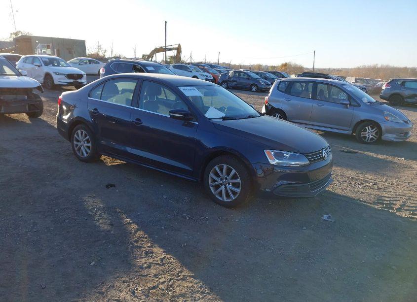 2014 Volkswagen Jetta 1.8T SE (VIN 3VWD17AJ2EM328715) main photo