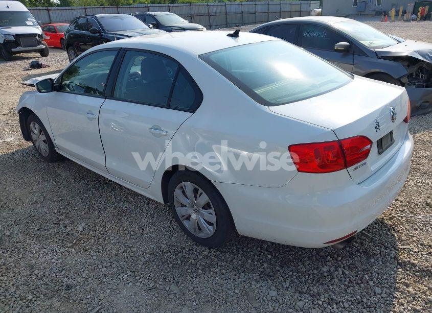 Photo 3 of 2014 Volkswagen Jetta 1.8T SE (VIN 3VWD17AJ2EM415210)