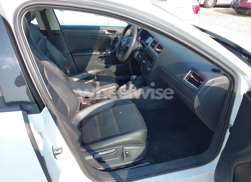 Photo 5 of 2014 Volkswagen Jetta 1.8T SE (VIN 3VWD17AJ2EM415210)