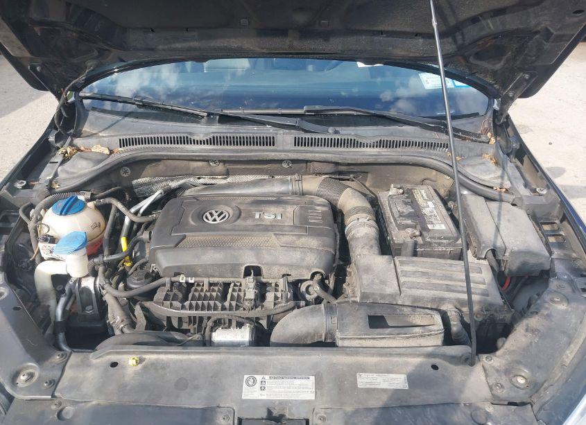 Photo 10 of 2014 Volkswagen Jetta 1.8T SE (VIN 3VWD17AJ2EM421461)