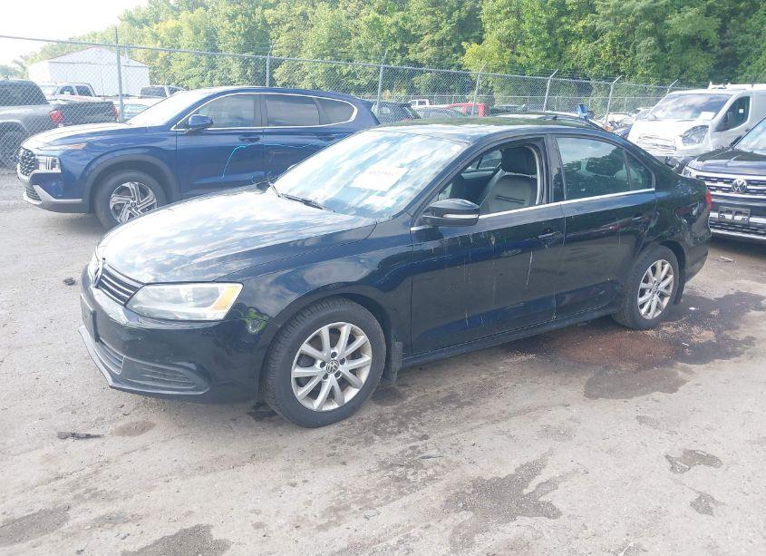 Photo 2 of 2014 Volkswagen Jetta 1.8T SE (VIN 3VWD17AJ2EM421461)