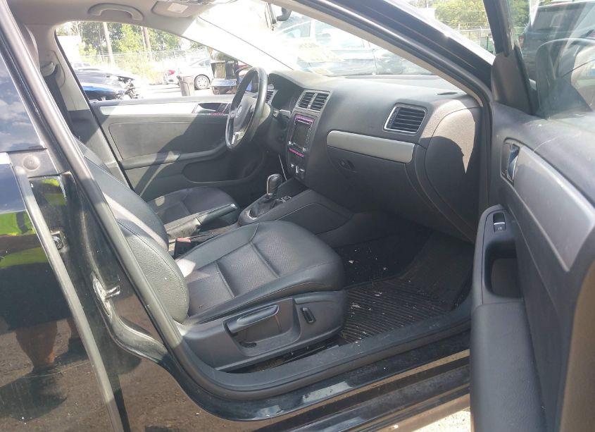 Photo 5 of 2014 Volkswagen Jetta 1.8T SE (VIN 3VWD17AJ2EM421461)