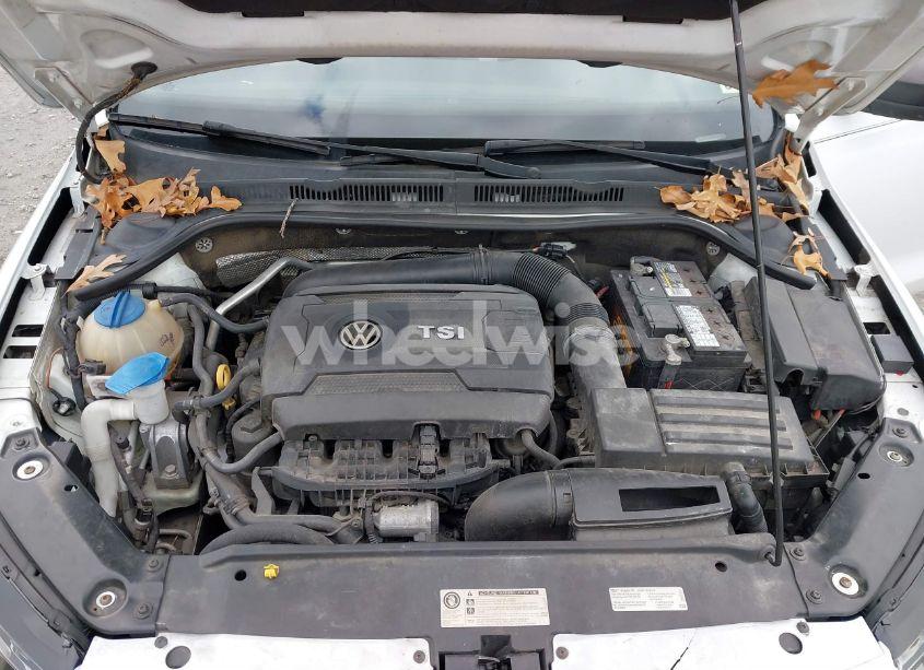 Photo 10 of 2015 Volkswagen Jetta 1.8T SPORT (VIN 3VWD17AJ2FM204977)