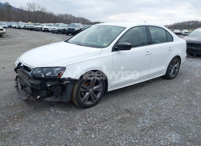 Photo 2 of 2015 Volkswagen Jetta 1.8T SPORT (VIN 3VWD17AJ2FM204977)