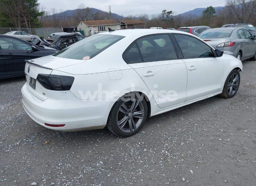 Photo 4 of 2015 Volkswagen Jetta 1.8T SPORT (VIN 3VWD17AJ2FM204977)