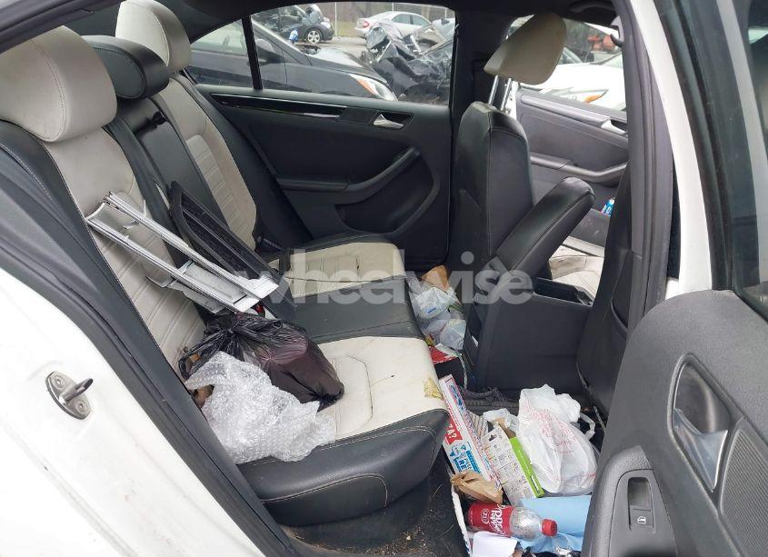 Photo 8 of 2015 Volkswagen Jetta 1.8T SPORT (VIN 3VWD17AJ2FM204977)