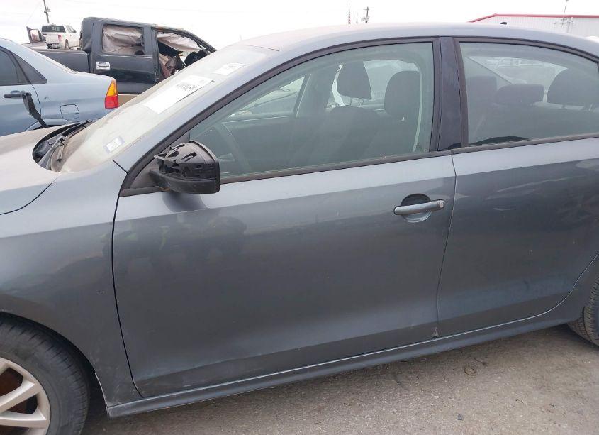 Photo 12 of 2015 Volkswagen Jetta 1.8T SE (VIN 3VWD17AJ2FM218359)