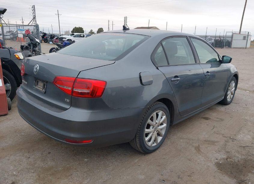 Photo 4 of 2015 Volkswagen Jetta 1.8T SE (VIN 3VWD17AJ2FM218359)