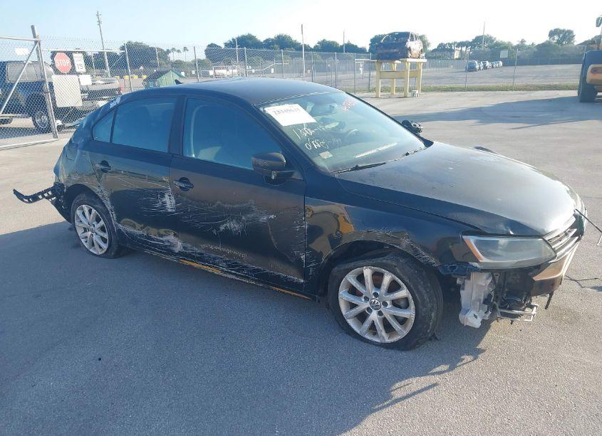 2015 Volkswagen Jetta 1.8T SE (VIN 3VWD17AJ2FM247263) main photo