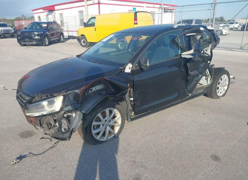 Photo 2 of 2015 Volkswagen Jetta 1.8T SE (VIN 3VWD17AJ2FM247263)