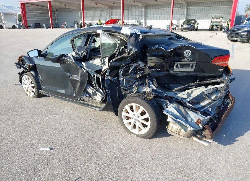 Photo 3 of 2015 Volkswagen Jetta 1.8T SE (VIN 3VWD17AJ2FM247263)