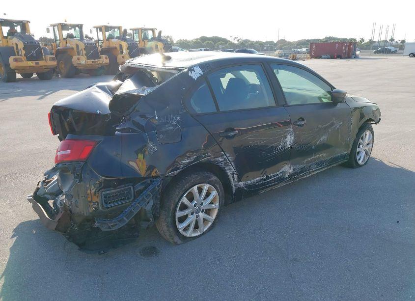 Photo 4 of 2015 Volkswagen Jetta 1.8T SE (VIN 3VWD17AJ2FM247263)