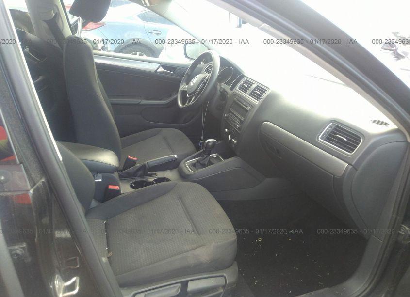Photo 5 of 2015 Volkswagen Jetta 1.8T SE (VIN 3VWD17AJ2FM247263)