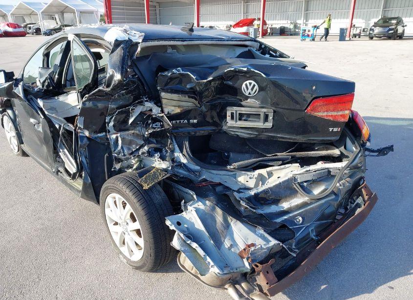 Photo 6 of 2015 Volkswagen Jetta 1.8T SE (VIN 3VWD17AJ2FM247263)