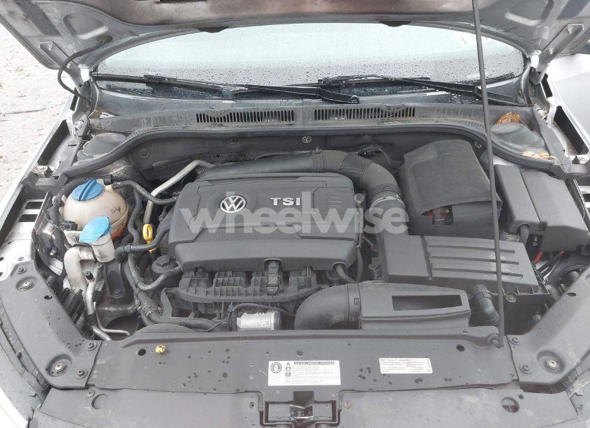Photo 10 of 2015 Volkswagen Jetta 1.8T SE (VIN 3VWD17AJ2FM262359)